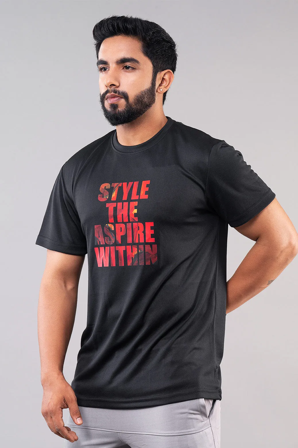 MINIMAL BUZZ TAGLINE GRAPHIC T-SHIRTS - BLACK