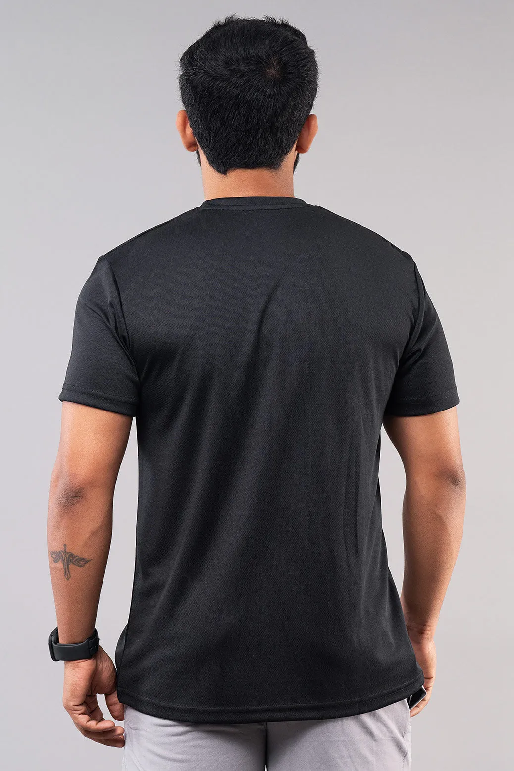 MINIMAL BUZZ TAGLINE GRAPHIC T-SHIRTS - BLACK