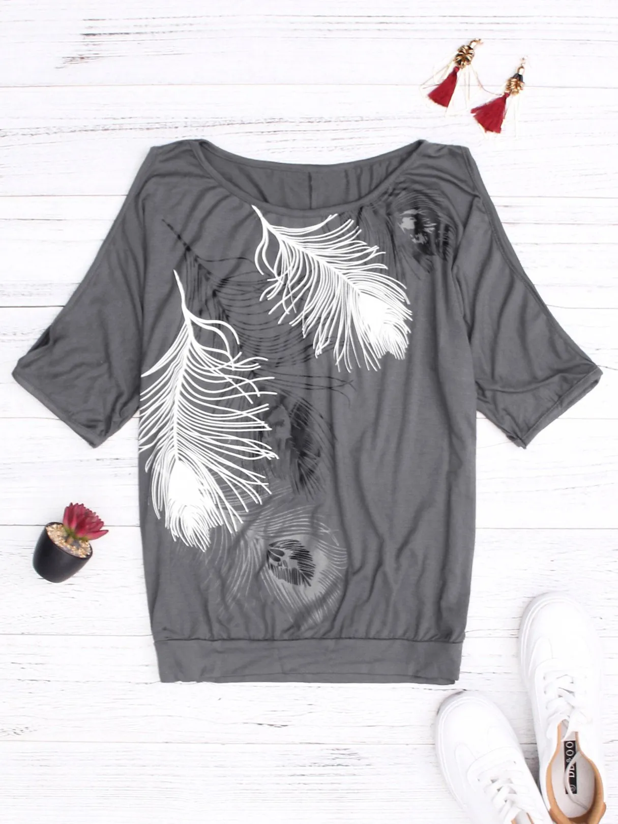 Wholesale Round Neck Cold Shoulder Short Sleeve Printed T-Shirts